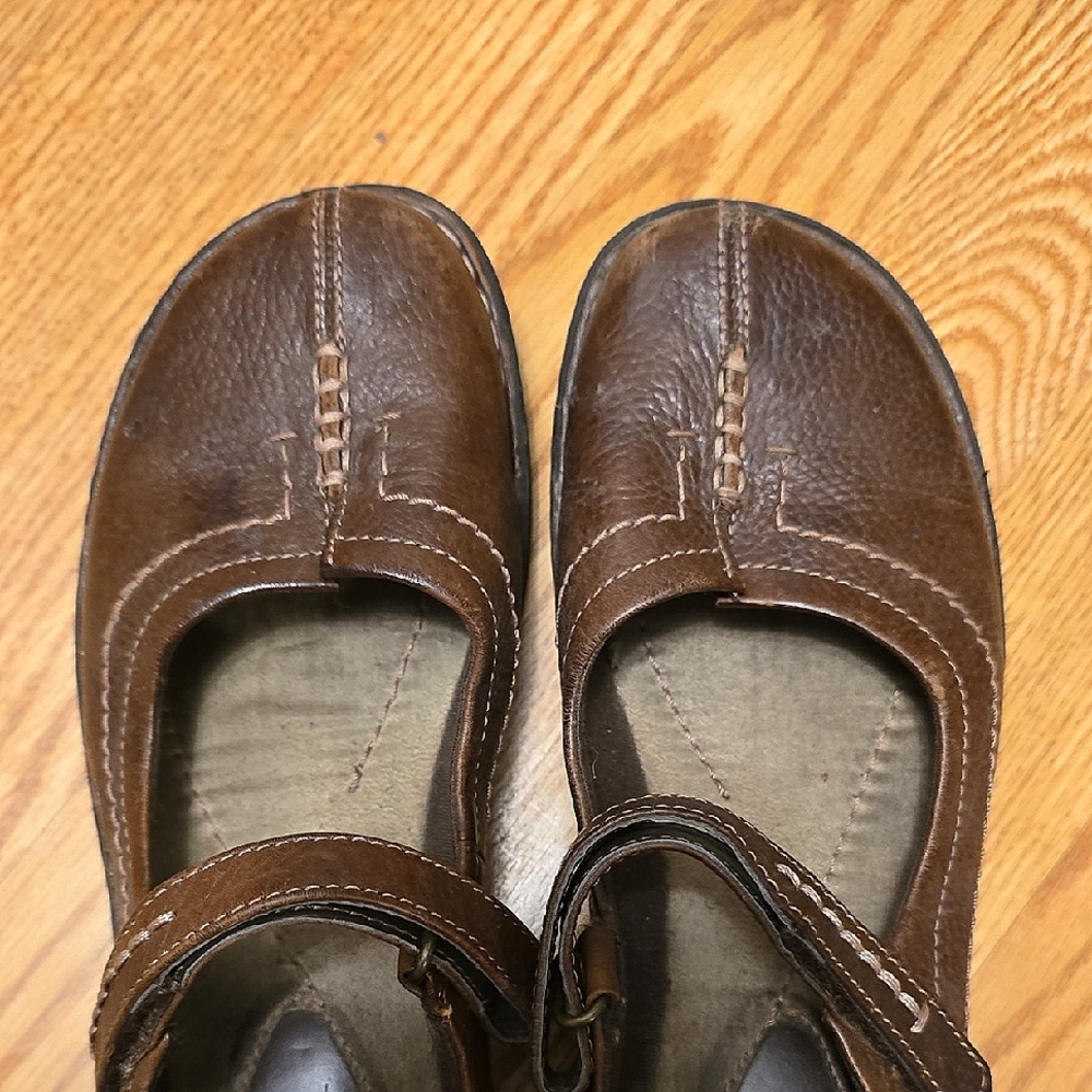 Thom McAn Brown Leather Mary Jane Shoes
